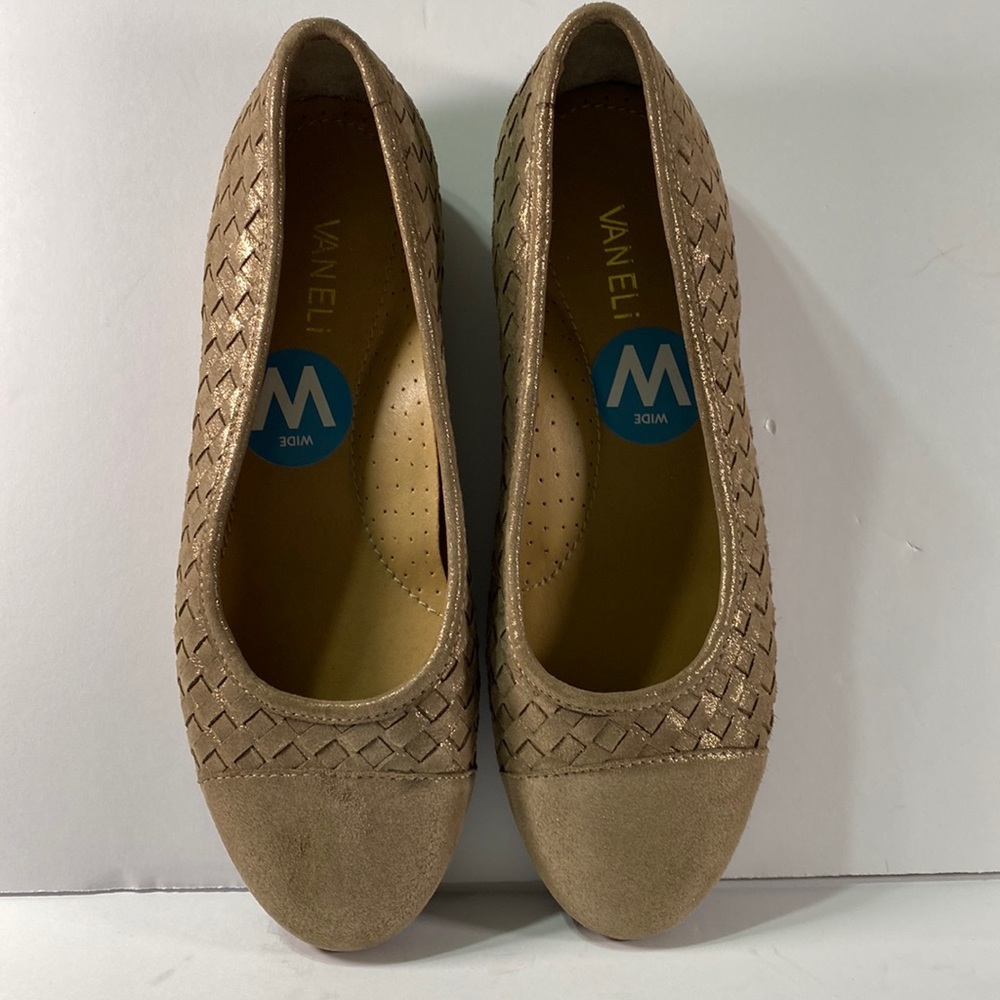 Vaneli Shimmer woven leather in Gold Size 8.5W